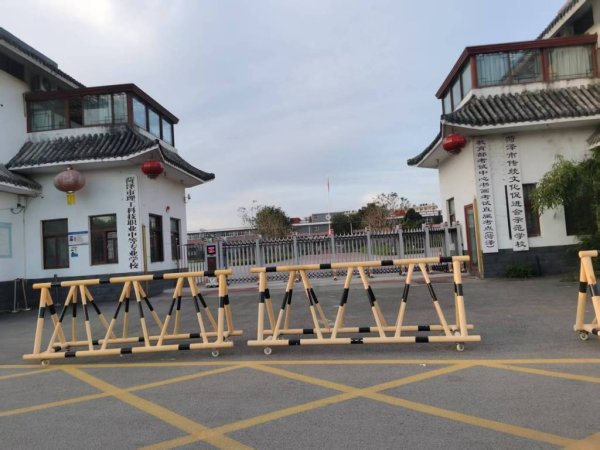 银泰证券 菏泽一中专生暑假校内劳动猝死，校方回应